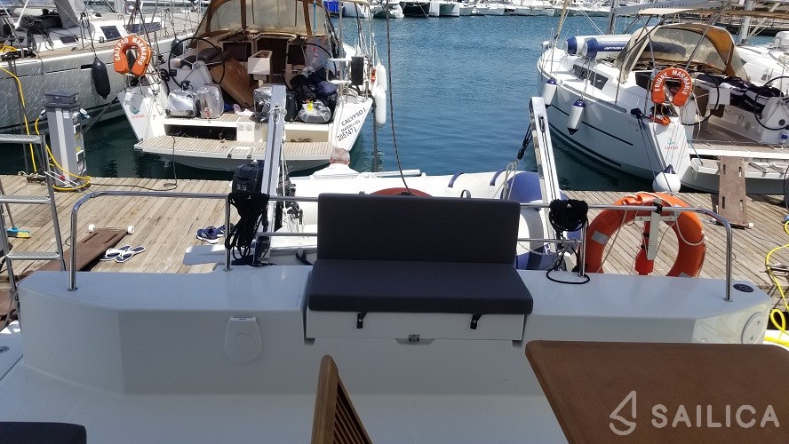 Lucia 40 - Yacht Charter Sailica