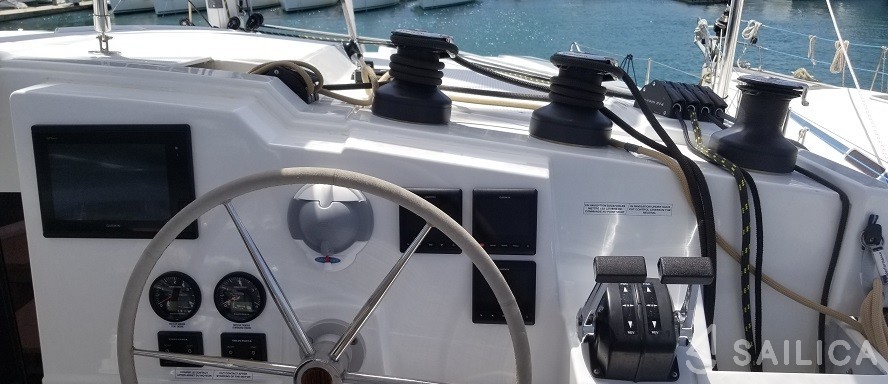 Lucia 40 - Yacht Charter Sailica