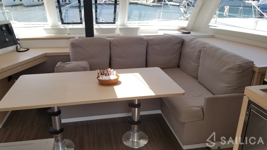 Lucia 40 - Yacht Charter Sailica