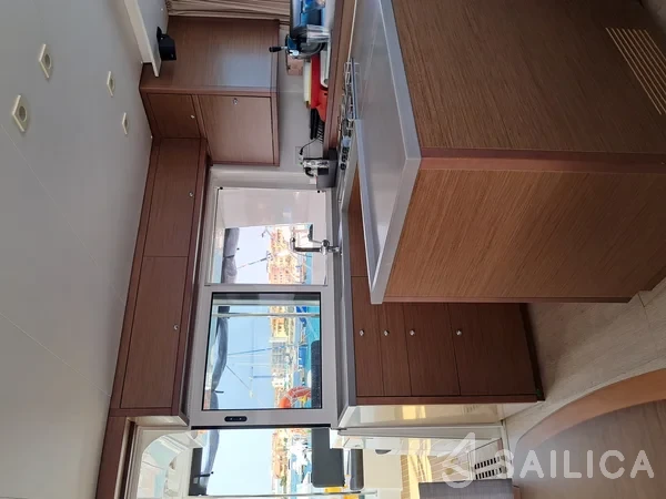 Lagoon 450  Flybridge - Yacht Charter Sailica