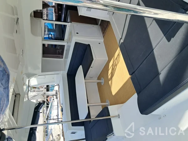 Lagoon 450  Flybridge - Yacht Charter Sailica
