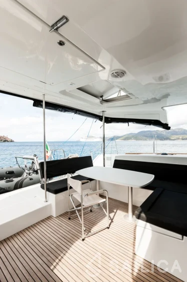 Lagoon 450  Flybridge - Yacht Charter Sailica