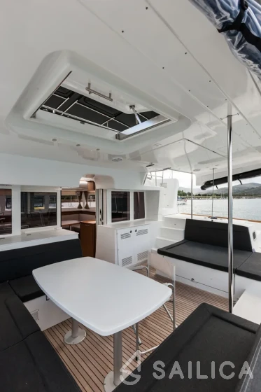 Lagoon 450  Flybridge - Yacht Charter Sailica