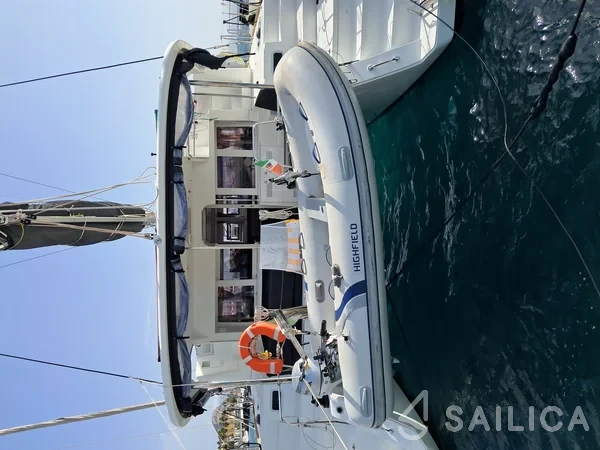 Lagoon 450  Flybridge - Yacht Charter Sailica