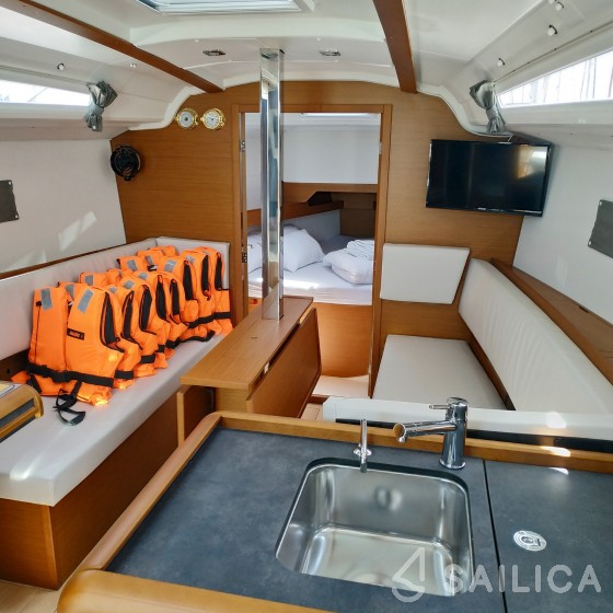 Sun Odyssey 349 - Yacht Charter Sailica