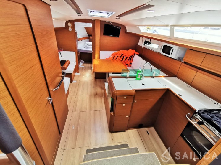 Sun Odyssey 389 - Yacht Charter Sailica