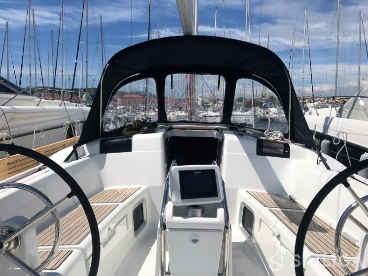 Sun Odyssey 419 - Yacht Charter Sailica
