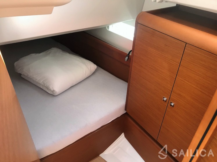 Sun Odyssey 419 - Yacht Charter Sailica