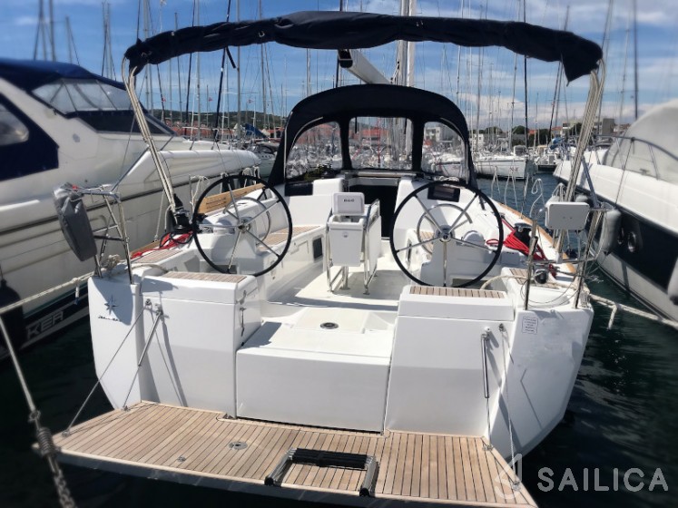 Sun Odyssey 419 - Yacht Charter Sailica