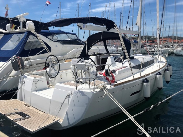 Sun Odyssey 419 - Yacht Charter Sailica