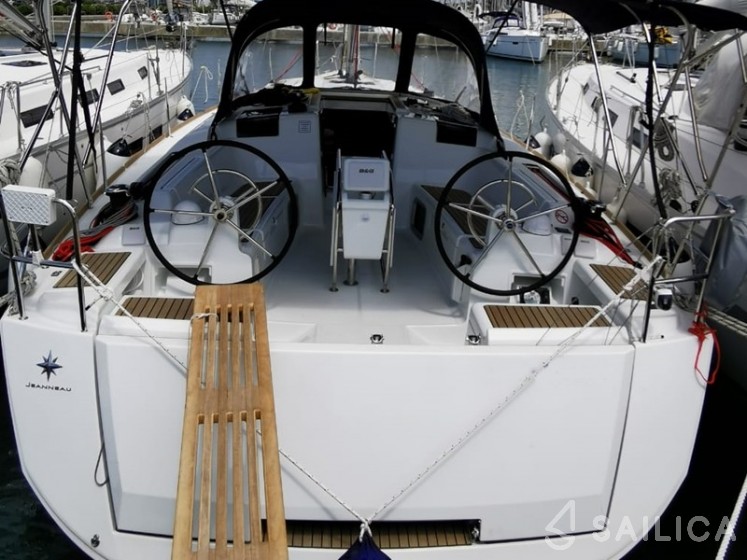 Sun Odyssey 419 - Yacht Charter Sailica