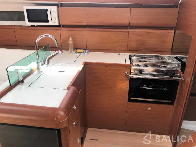 Sun Odyssey 449 - Yacht Charter Sailica