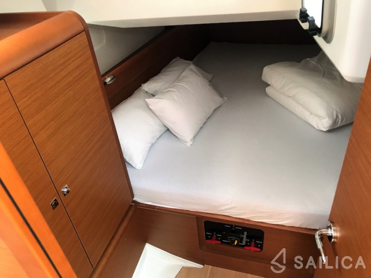 Sun Odyssey 449 - Yacht Charter Sailica