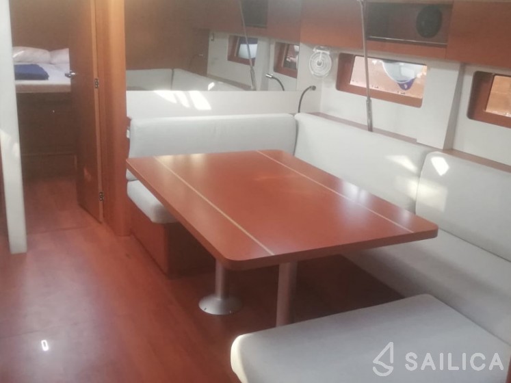 Oceanis 51.1 - Yacht Charter Sailica