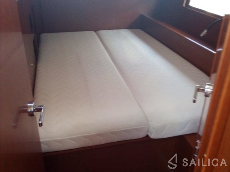 Oceanis 46.1 - Yacht Charter Sailica
