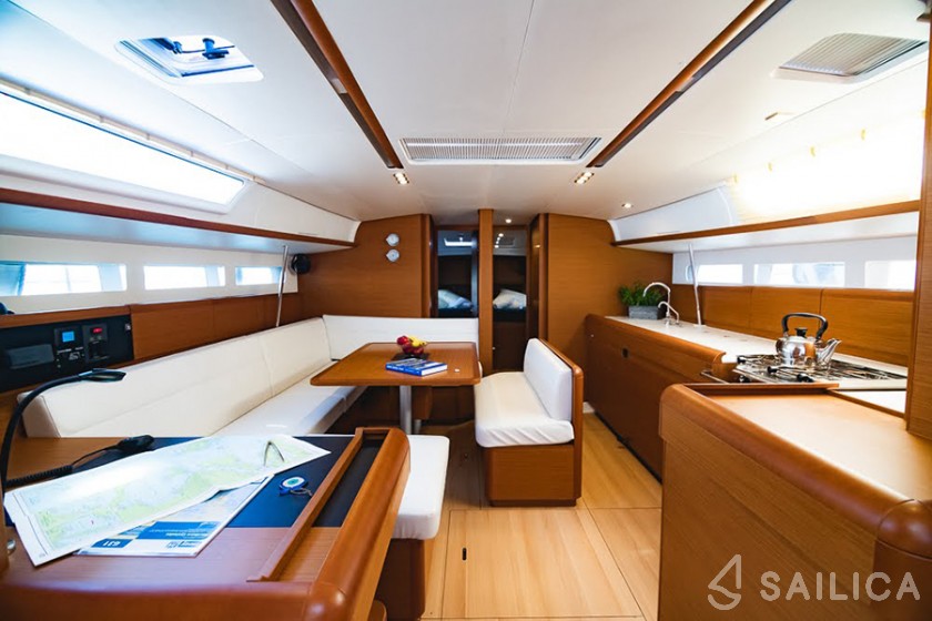 Sun Odyssey 519 - Yacht Charter Sailica