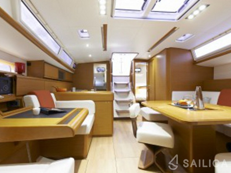 Sun Odyssey 519 - Yacht Charter Sailica