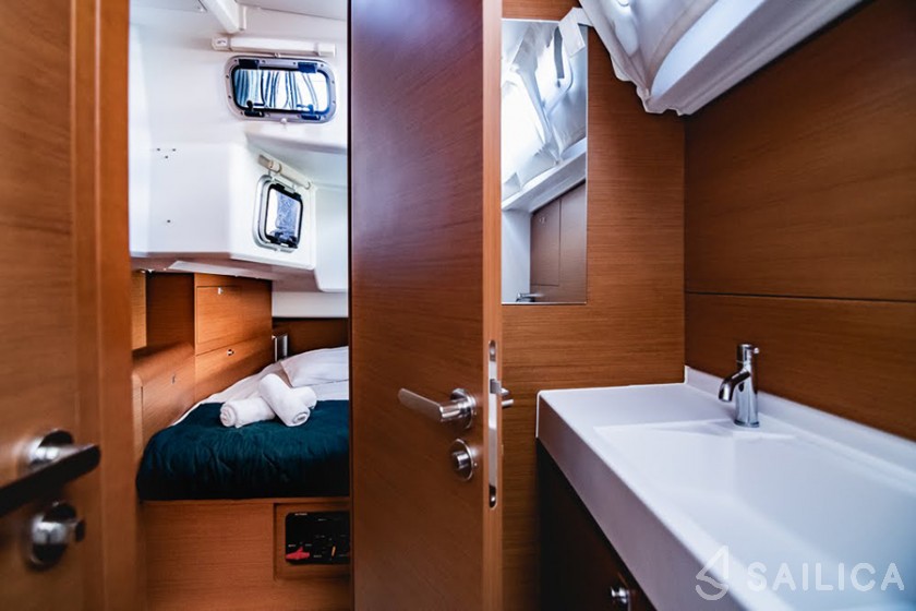 Sun Odyssey 519 - Yacht Charter Sailica