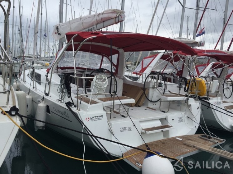 Oceanis 41.1 - Yacht Charter Sailica