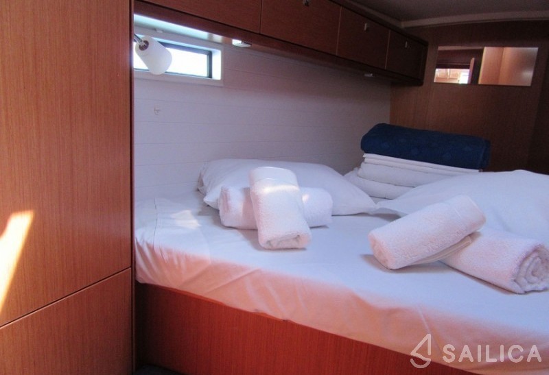 Oceanis 41.1 - Yacht Charter Sailica