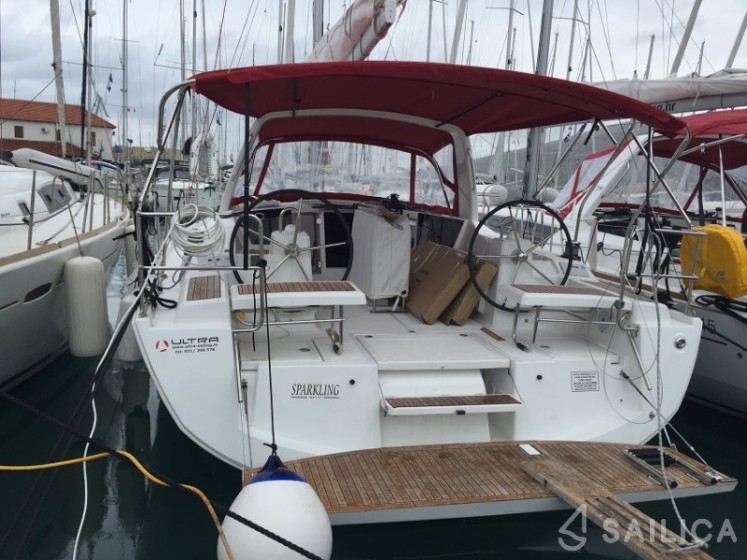Oceanis 41.1 - Yacht Charter Sailica