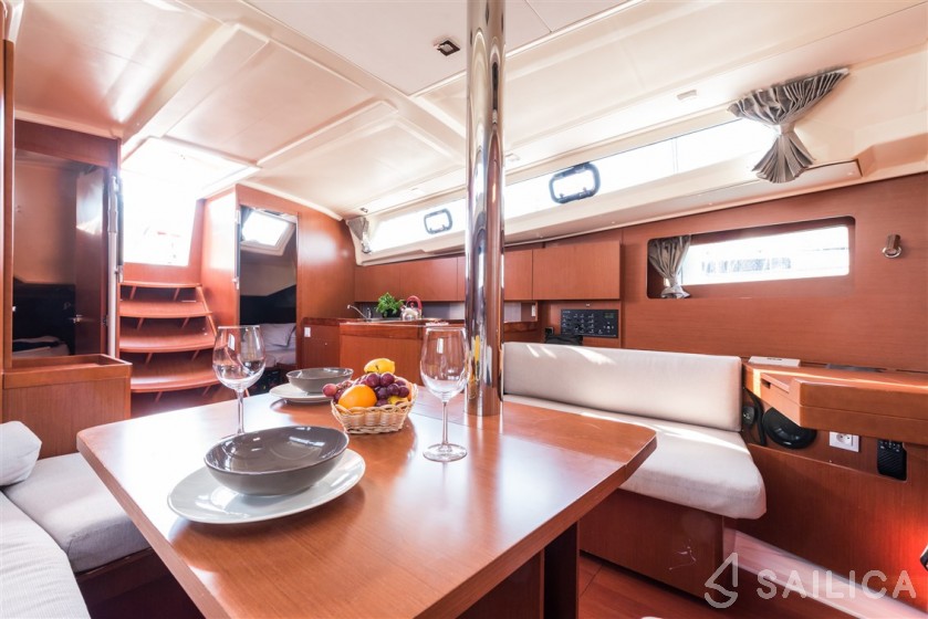 Oceanis 41.1 - Yacht Charter Sailica