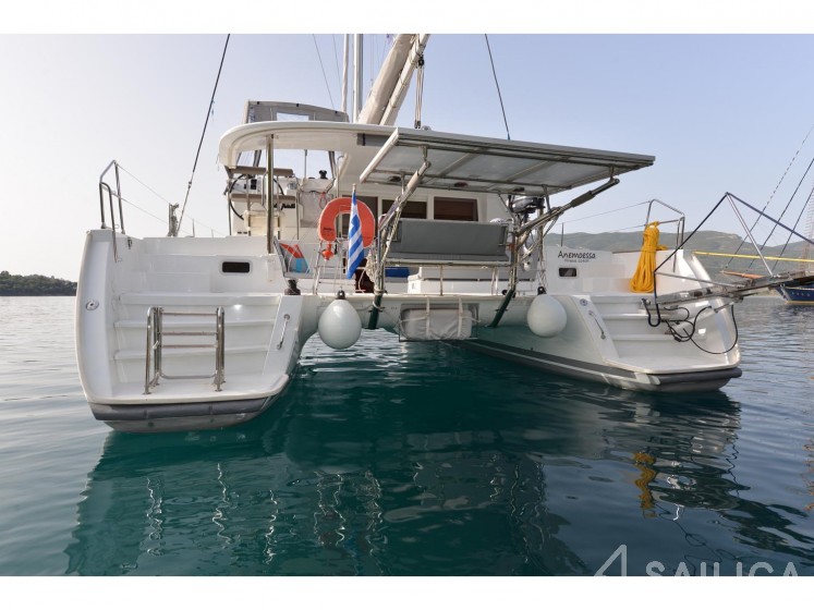 Lagoon 400 S2 - Yacht Charter Sailica