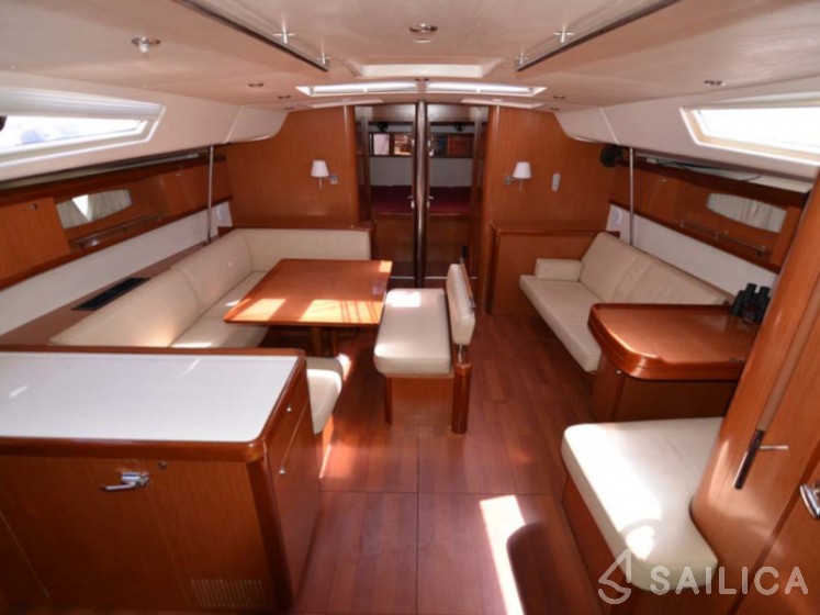 Oceanis 54 - Yacht Charter Sailica