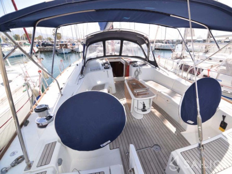 Oceanis 54 - Yacht Charter Sailica