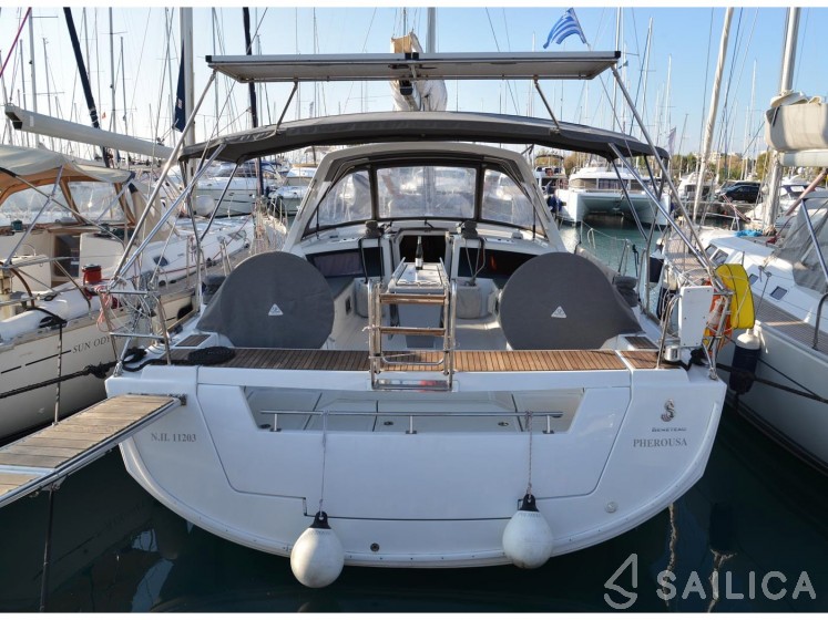 Oceanis 48 - Yacht Charter Sailica