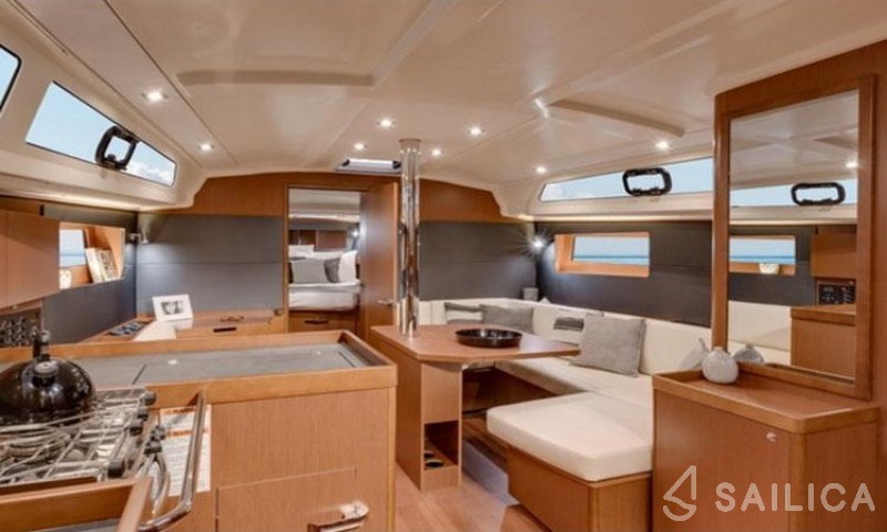 Oceanis 41.1 - Yacht Charter Sailica