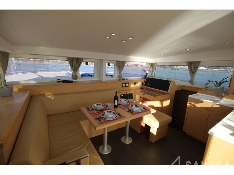 Lagoon 400 S2 - Yacht Charter Sailica
