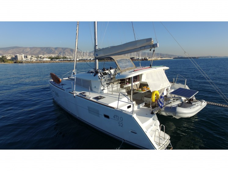 Lagoon 400 S2 - Yacht Charter Sailica