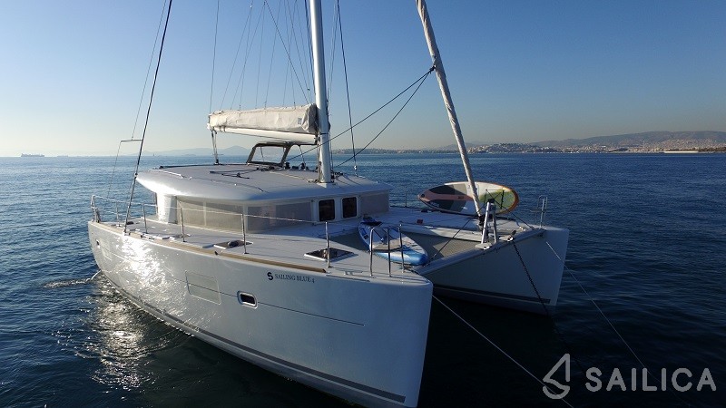Lagoon 400 S2 - Yacht Charter Sailica