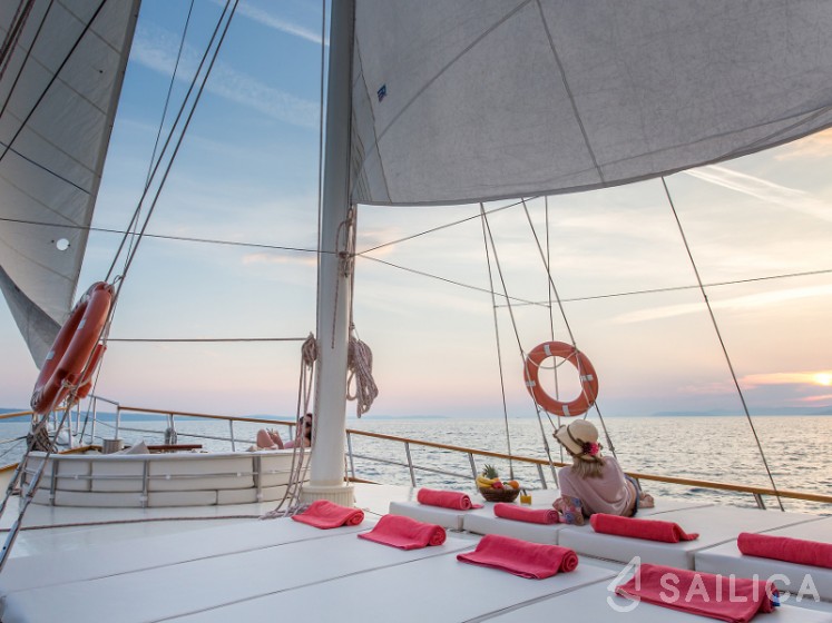 Gulet - Yacht Charter Sailica
