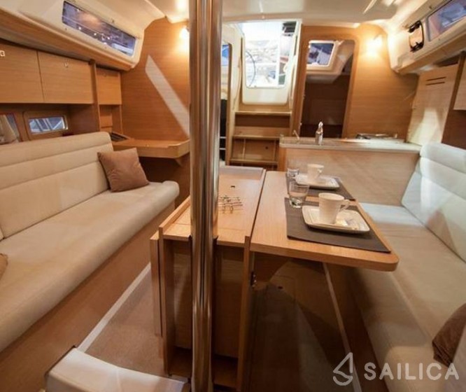 Dufour 310 GL - Yacht Charter Sailica