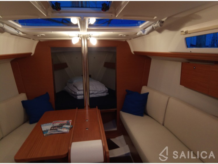 Dufour 310 GL - Yacht Charter Sailica