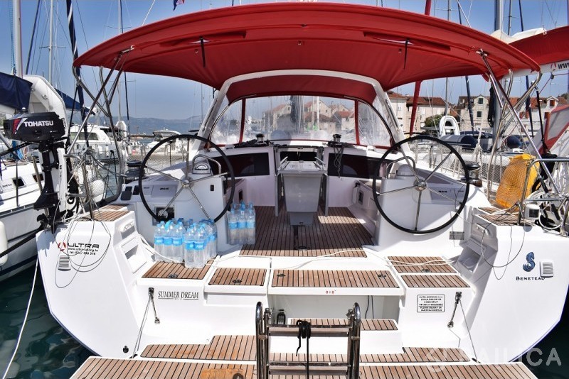 Oceanis 48 - Yacht Charter Sailica