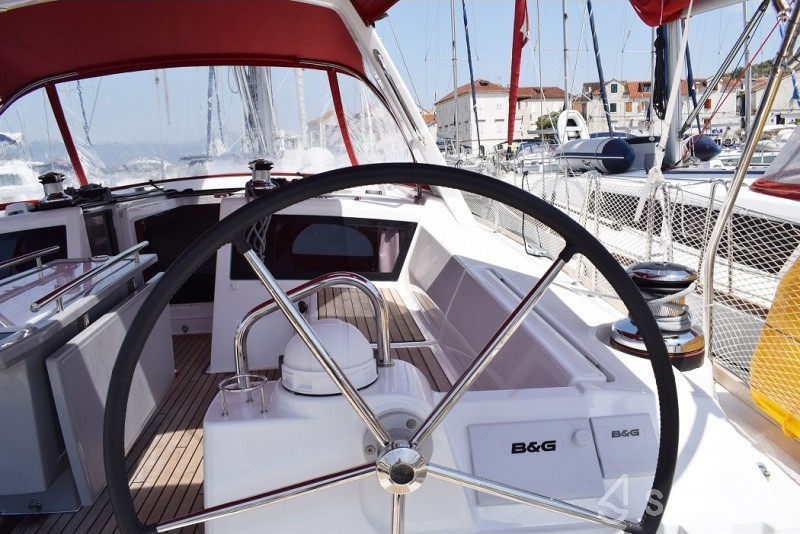 Oceanis 48 - Yacht Charter Sailica