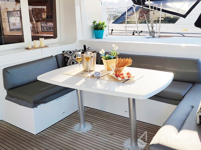 Lagoon 52 - Yacht Charter Sailica