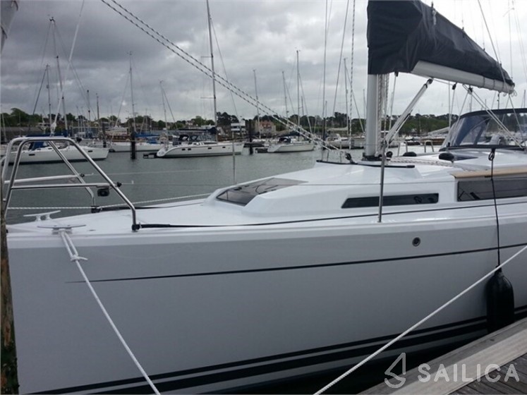 Hanse 345 - Yacht Charter Sailica