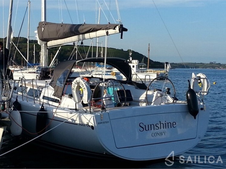 Hanse 345 - Yacht Charter Sailica