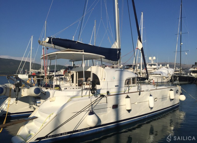 Lagoon 380 S2 - Yacht Charter Sailica