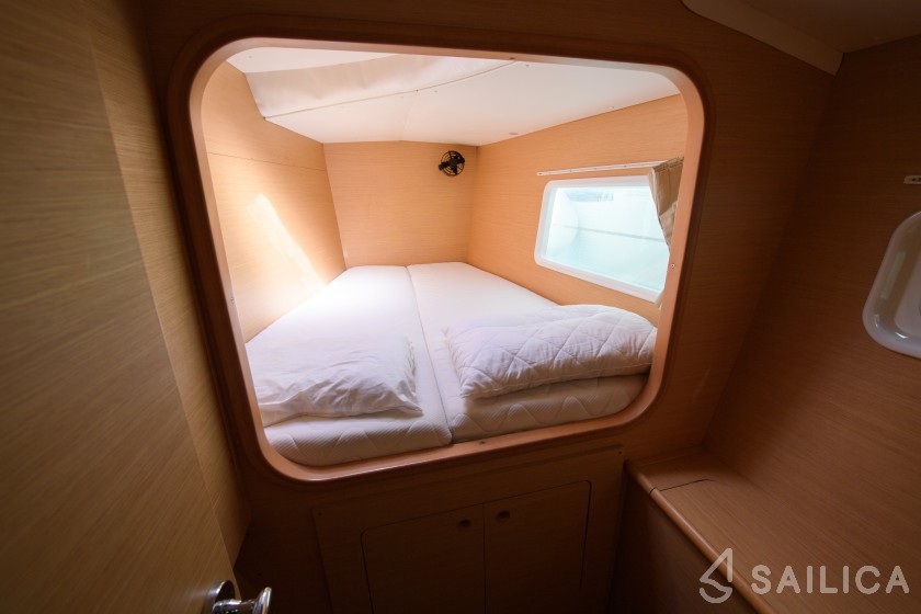 Lagoon 380 S2 - Yacht Charter Sailica