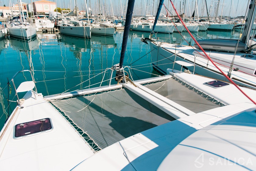 Lagoon 380 S2 - Yacht Charter Sailica