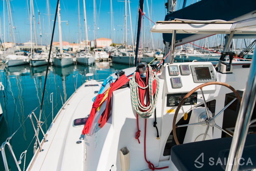 Lagoon 380 S2 - Yacht Charter Sailica