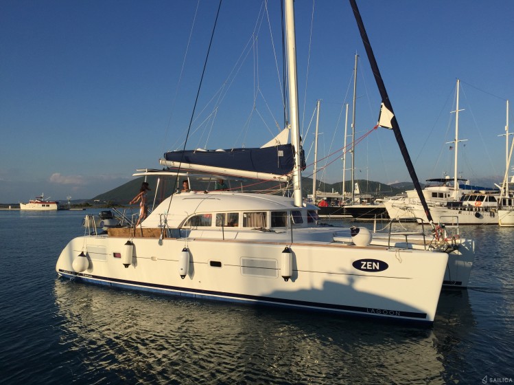 Lagoon 380 S2 - Yacht Charter Sailica