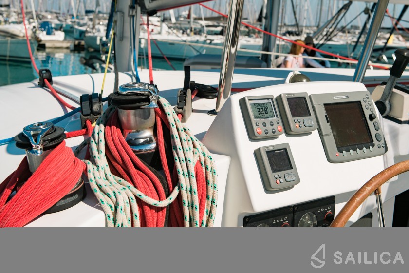 Lagoon 380 S2 - Yacht Charter Sailica