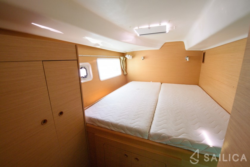 Lagoon 380 S2 - Yacht Charter Sailica