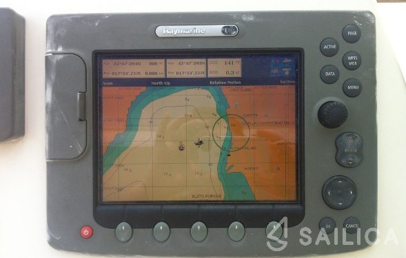 Lagoon 380 S2 - Yacht Charter Sailica